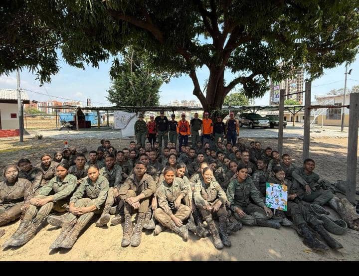 Cadetes Limiliber tras periodo de instrucción y entrenamiento de campo